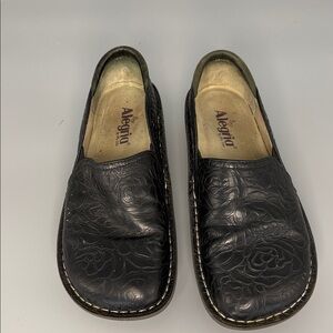 Alegria Debra Professional Clog –Black Embossed Rose Leather 38 EU (US 8-8.5)